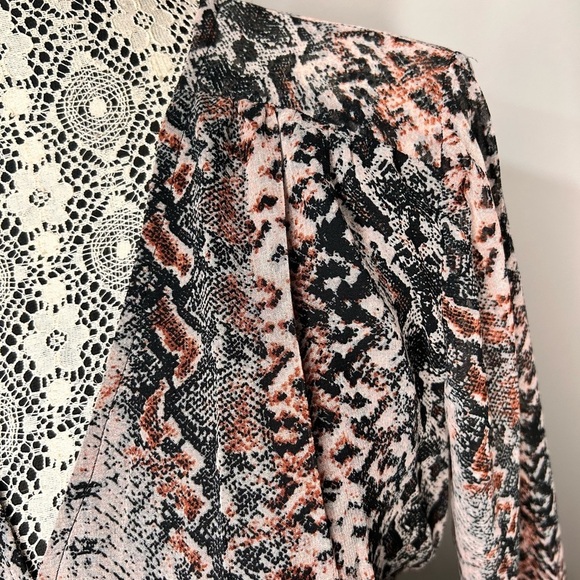 Chic Multicolor Patterned Dress - Picture 5 of 15